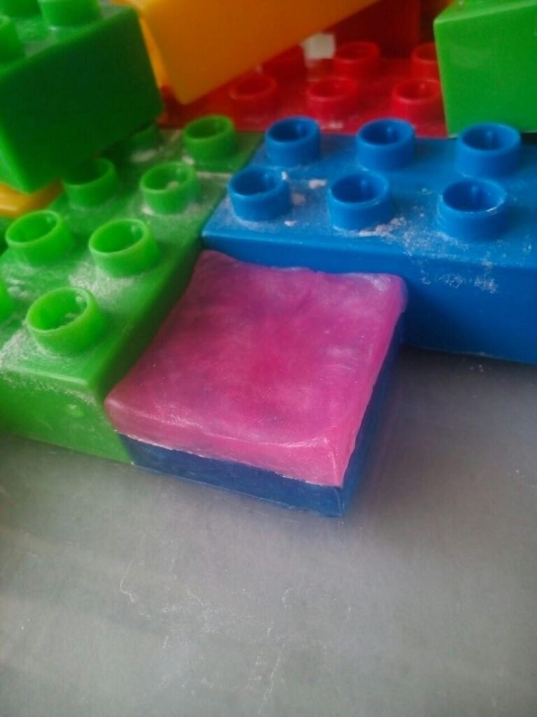 8 liberación del molde de dos partes de su caja conformante